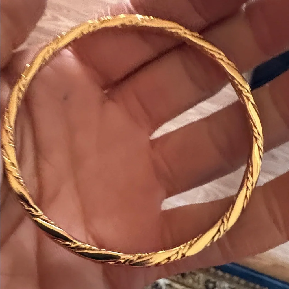 MONET VINTAGE GOLD-TONE BRAIDED TWISTED SIZE 7.5" BANGLE BRACELET - Picture 8 of 9